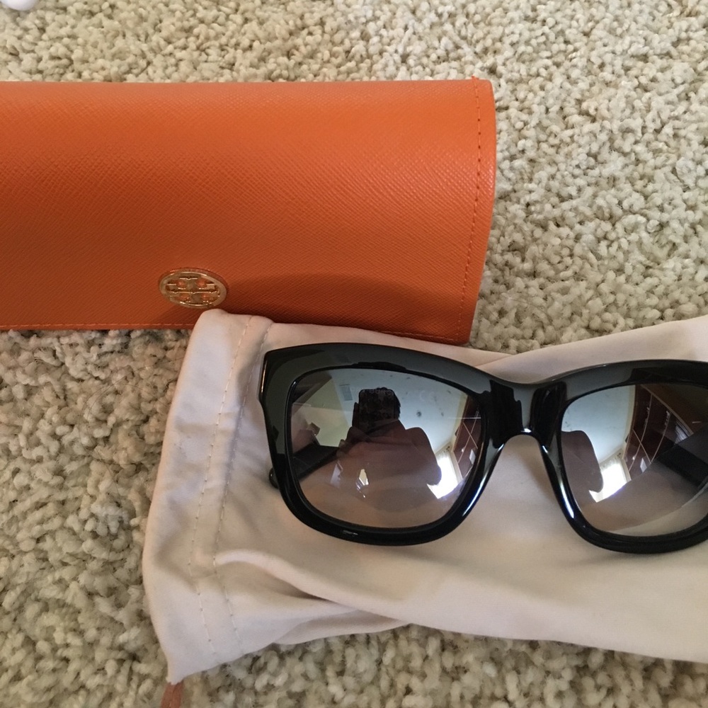 NEW tory burch sunnies